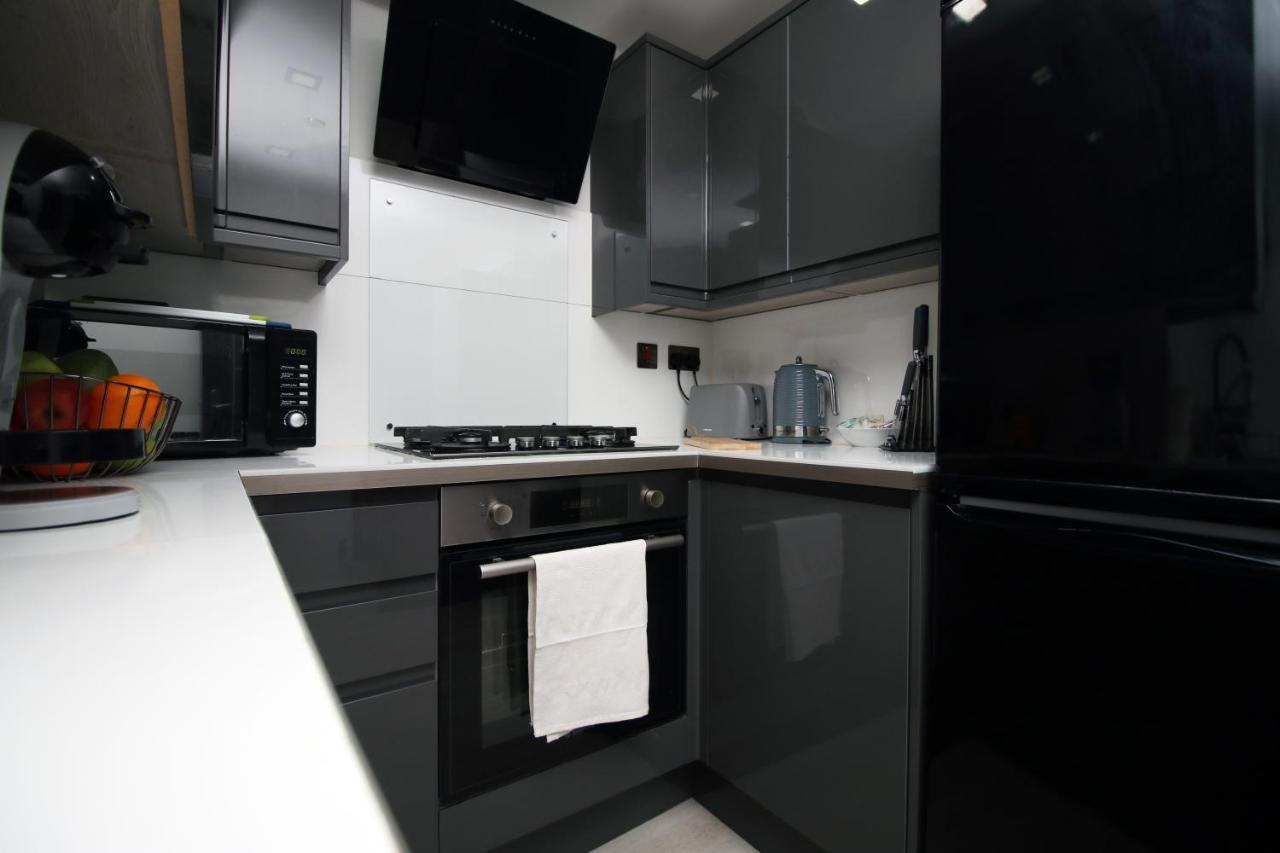 New 2 Bed Comfort - Functional - Secure - Private Cardiff Exterior foto